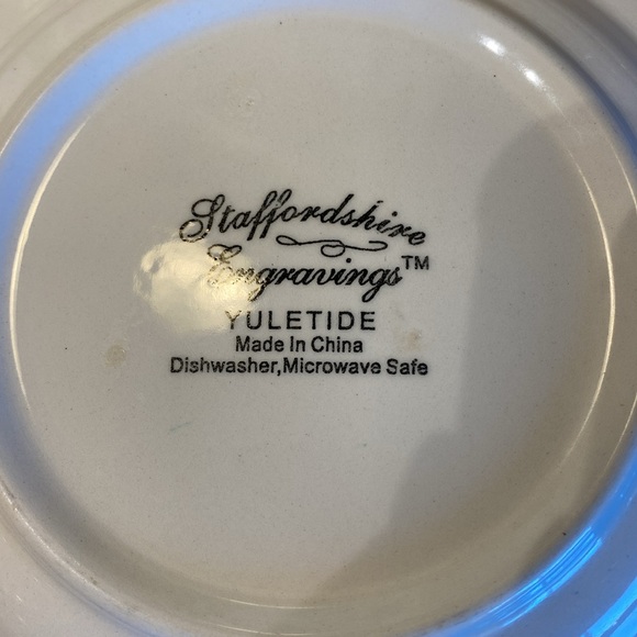 Staffordshire Engravings Yuletide Green Tree.set of 3 shallow bowls. Like new - Picture 3 of 3